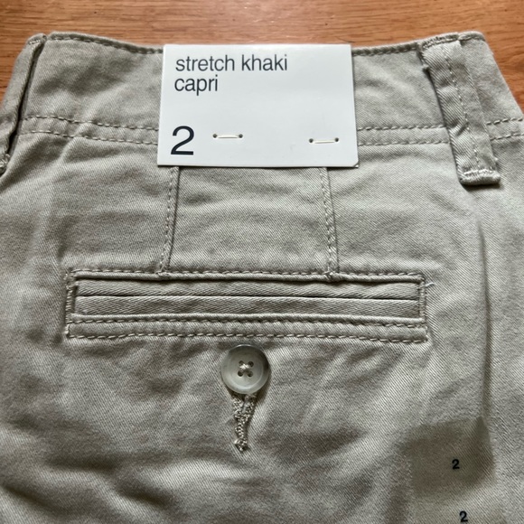 Gap women’s stretch khaki capri pants size 2 - Picture 2 of 5